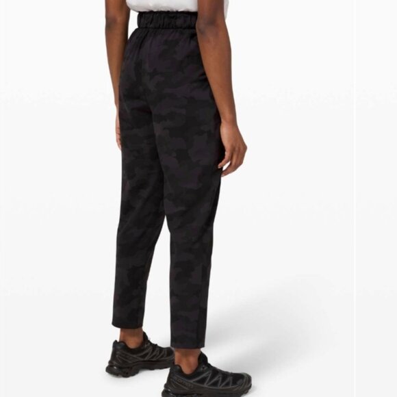 Lululemon Keep Moving Pant 7/8 High-Rise Heritage 365 Camo Deep Coal Multi - Picture 1 of 11
